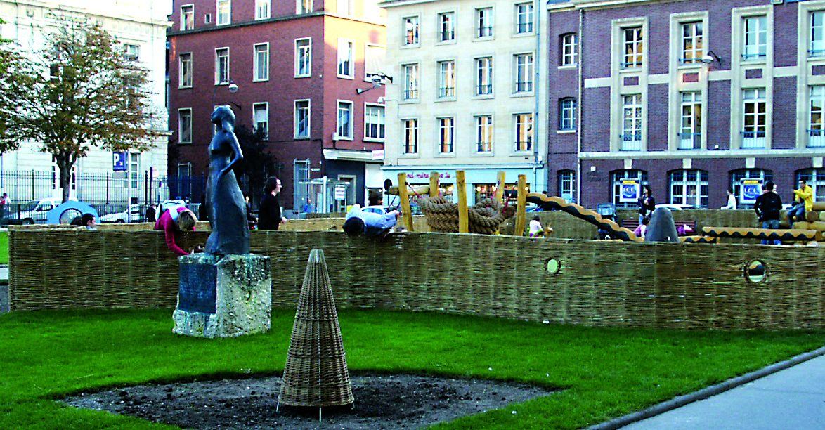 Clôture et jardin en ville
